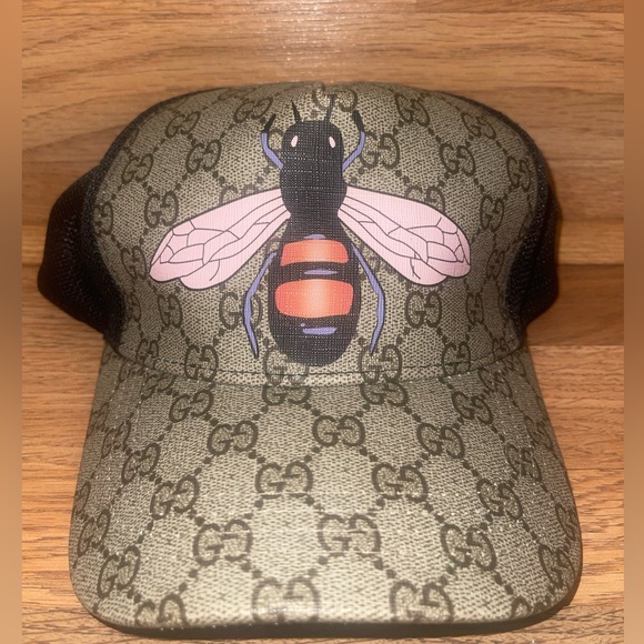 Gucci GG Supreme Bee Trucker Hat - Picture 1 of 7